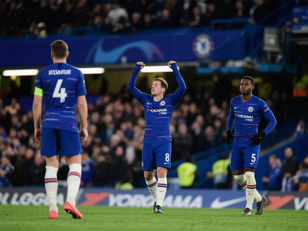 成都蓉城解约艾克森，罗慕洛提前入队待归化.